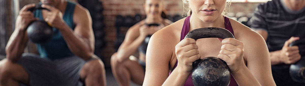Die 10 häufigsten Fehler im Kraftsport: Tipps, wie du typische Fehler im Training vermeiden kannst, um bessere Ergebnisse zu erzielen.